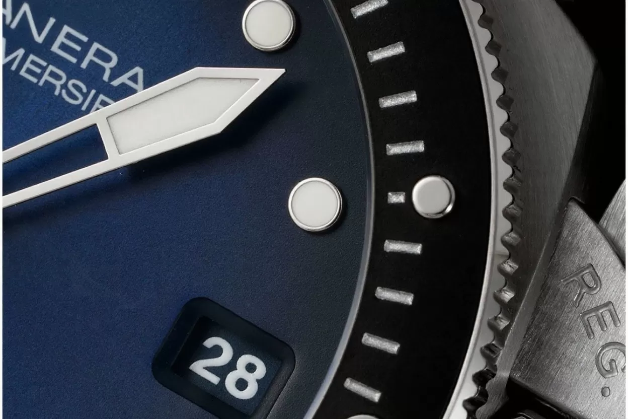 Submersible PAM1565 Luna Rossa 42mm SS/RU Blue Dial VSF P900 - Image 8