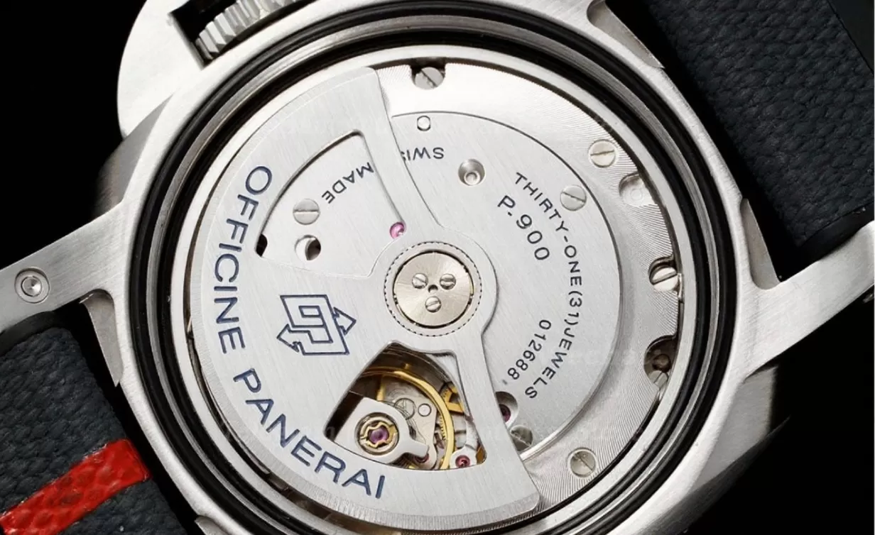 Submersible PAM1579 Luna Rossa 42mm SS/RU White Dial VSF P900 - Image 9