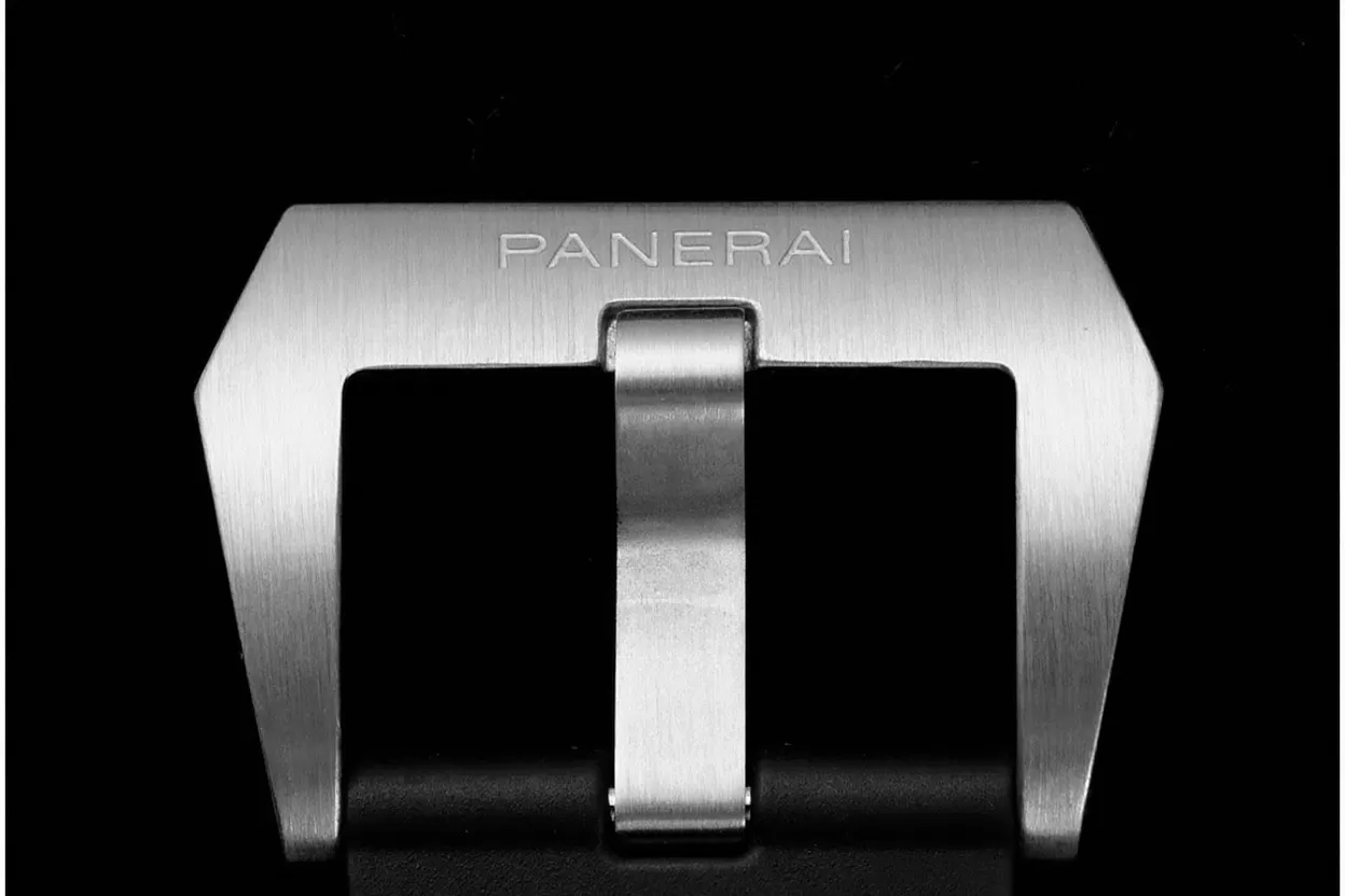 Submersible PAM1579 Luna Rossa 42mm SS/RU White Dial VSF P900 - Image 19